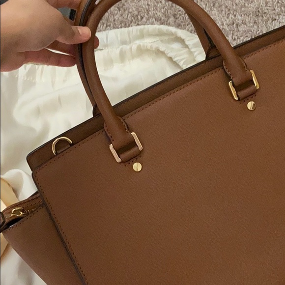 MK Selma Large in Brown - Picture 3 of 9